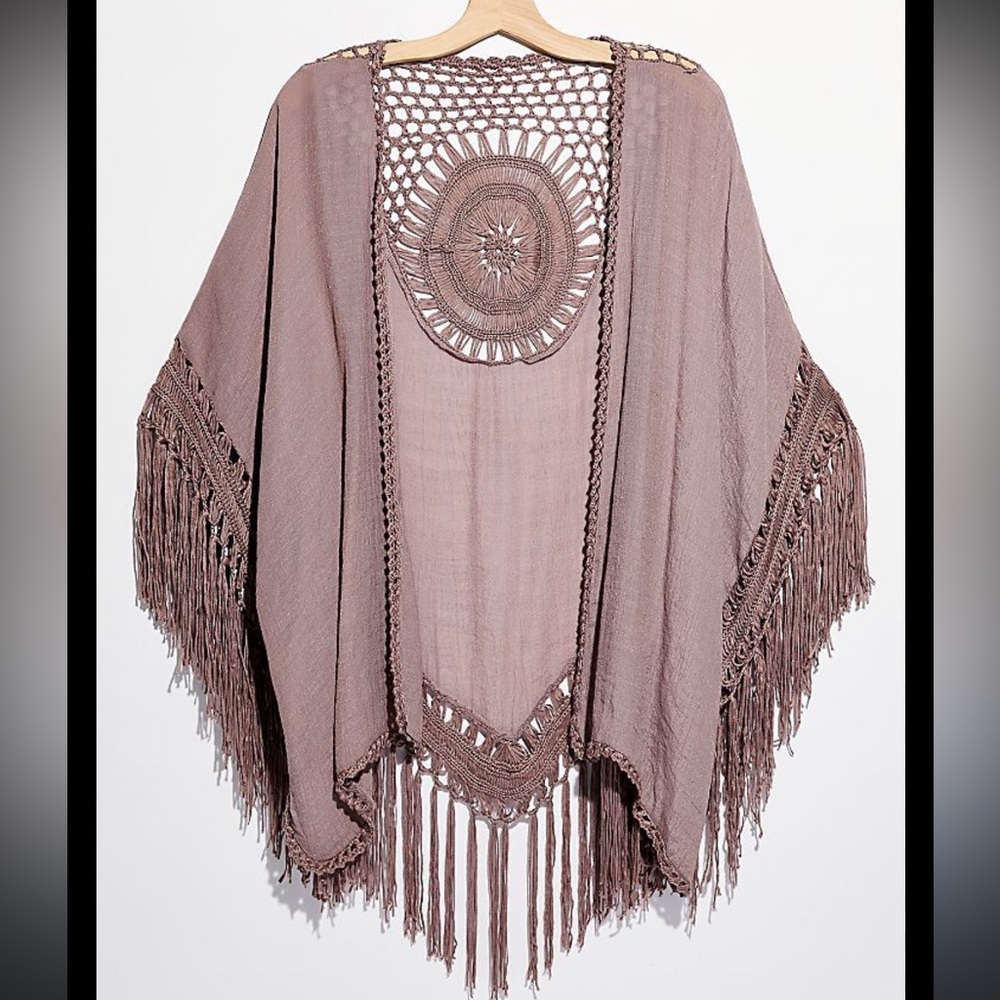 Free People sundial crochet Do everything in Love kimono one size